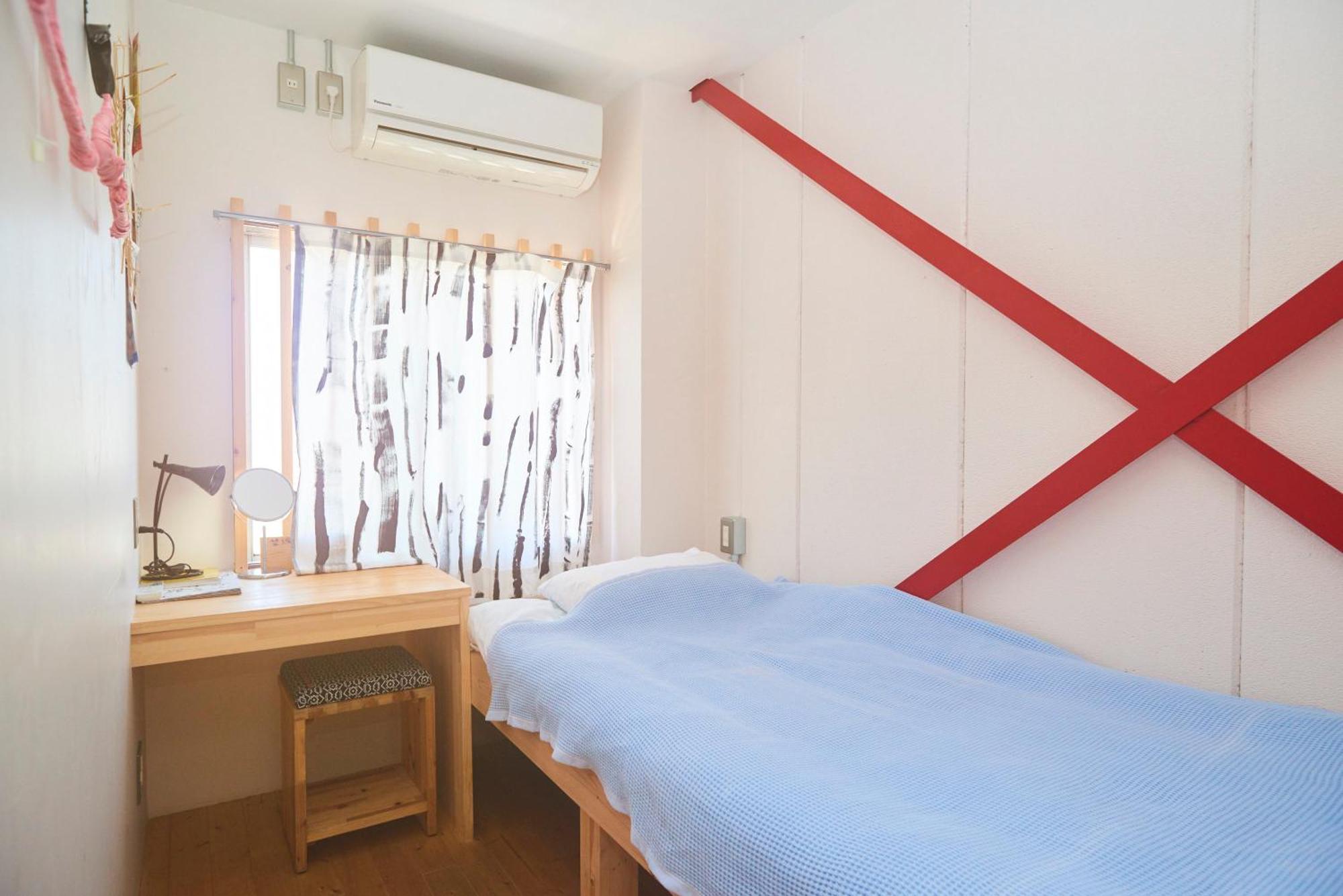 Kamagasaki University Of The Arts Cafe Garden Guest House Aka Cocoroom Osaka Exterior photo