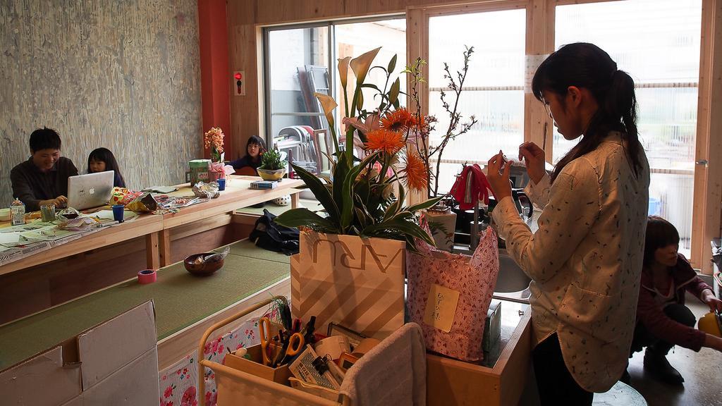 Kamagasaki University Of The Arts Cafe Garden Guest House Aka Cocoroom Osaka Exterior photo